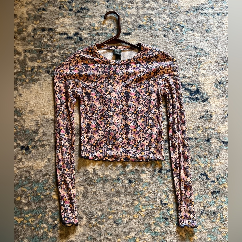 Wild Fable long sleeve shirt / Floral-Flowers / Extra Small / Rarely been worn